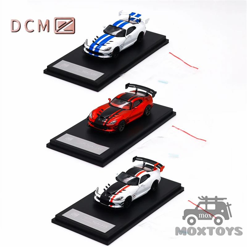

Модель автомобиля DCM 1:64 Viper ACR A (белый с синим / белый с оранжевым / черный с красным), лимитированная серия 999 экземпляров, литая под давлением