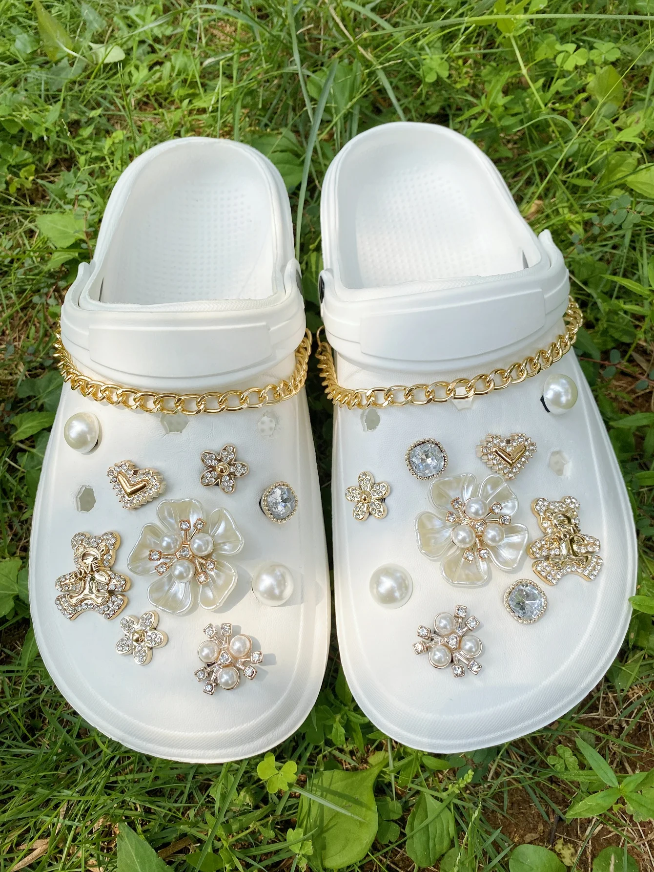 22 dots diamond LOVE Bear gold chain cutout shoes accessories DIY shoe flower, suitable for women beach shoes