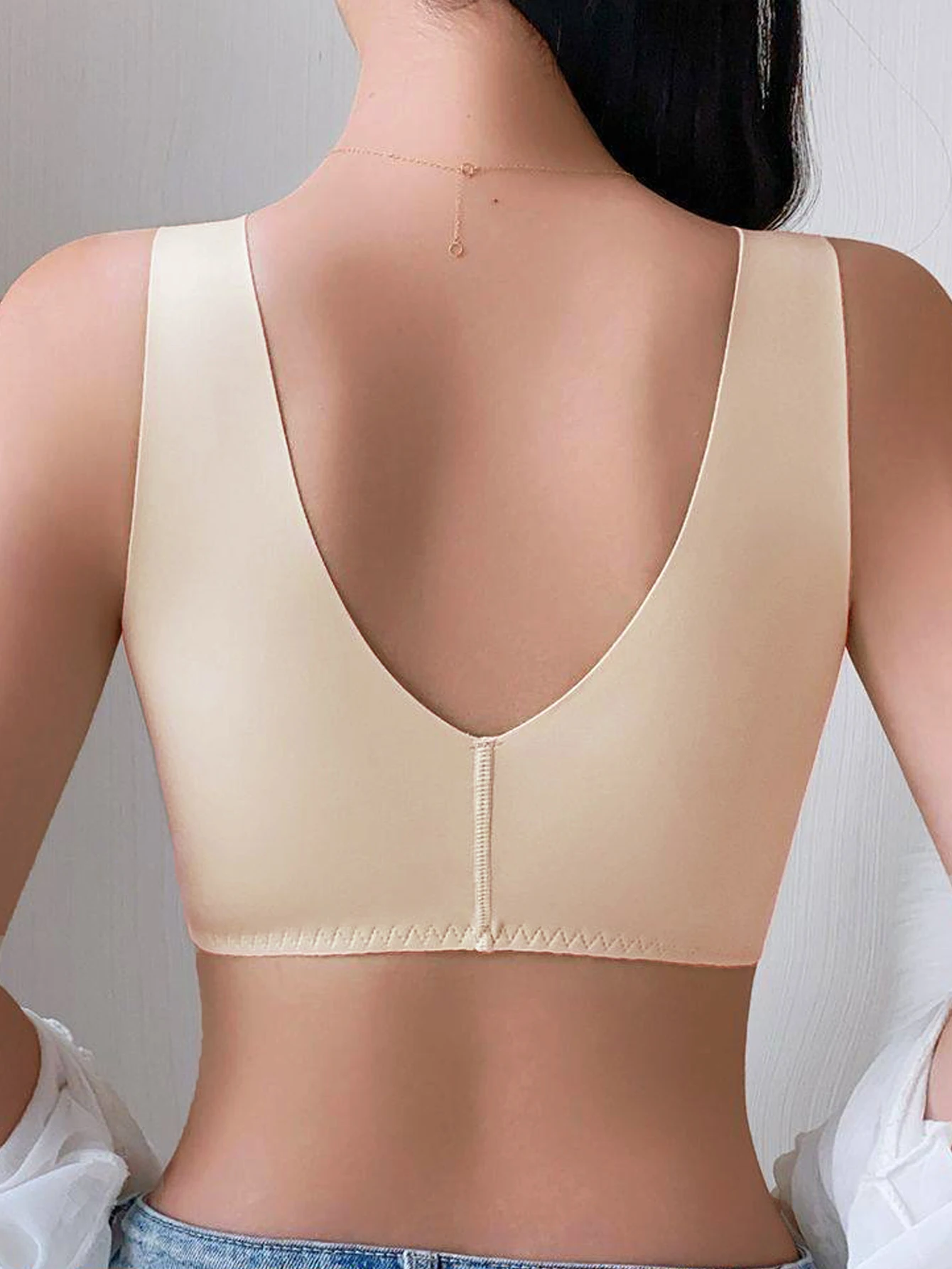 Romantic lace without steel ring, three-dimensional cup, soft and comfortable, front buckle gathers, beautiful back bra