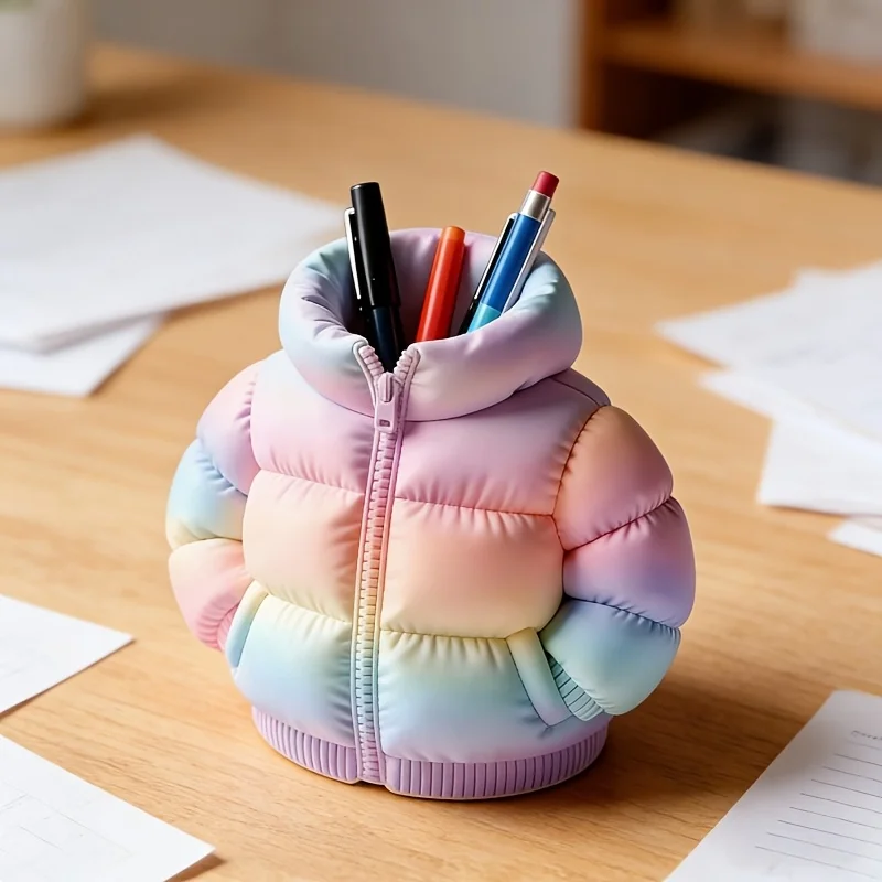 2/1 Piece Random Color Rainbow down Jacket Pen Holder, Creative Desktop Storage Box, Multifunctional Desktop Stationery Storage Cup, Aesthetic Desktop Decoration, Suitable for Office, Home, Student Dormitory, Unique Gift for Girls, Halloween, Christmas Gift
