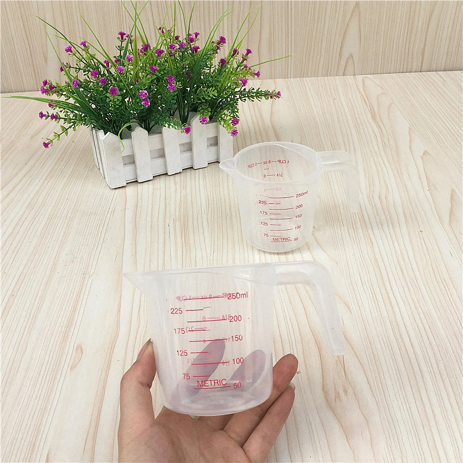 

2Pcs Pet Feeder Cup Sturdy Trustworthy Baby Bird Feeding Tool Multi Functional Milk Feeder Plastic Scale Cup Pet Prop