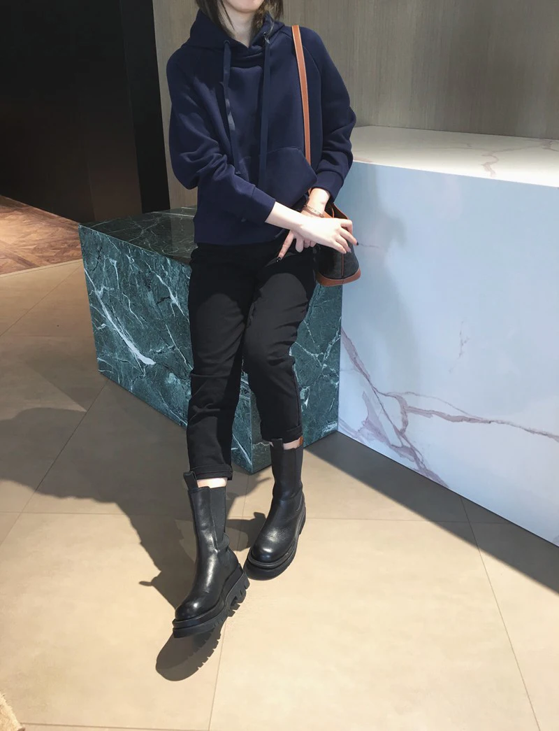 Damska bluza z kapturem na jesień 2025, dopasowany krój, mieszanka bawełny i poliestru, luźna, uniwersalna, modna, codzienna odzież, długi rękaw.