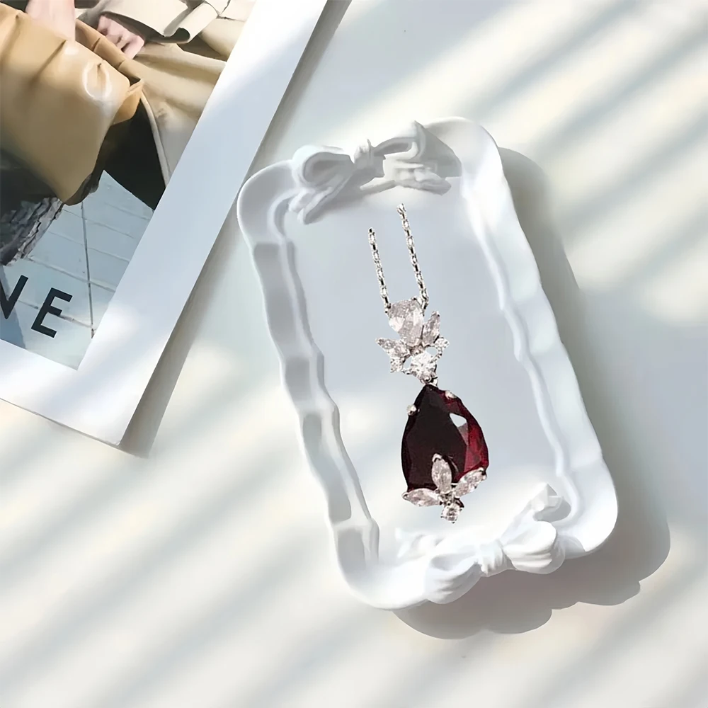 

2025 Hot Selling Brand Women's Necklace Fashionable, Simple, Luxurious Jewelry Suitable for Gifting To Friends