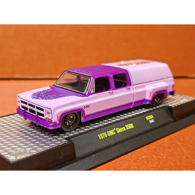 M2 Machines Las Vegas 2024 Hall of Honnor Dually Truck Diecast Alloy Model Car 1:64 Collection Vehicle Gifts Children's Toys