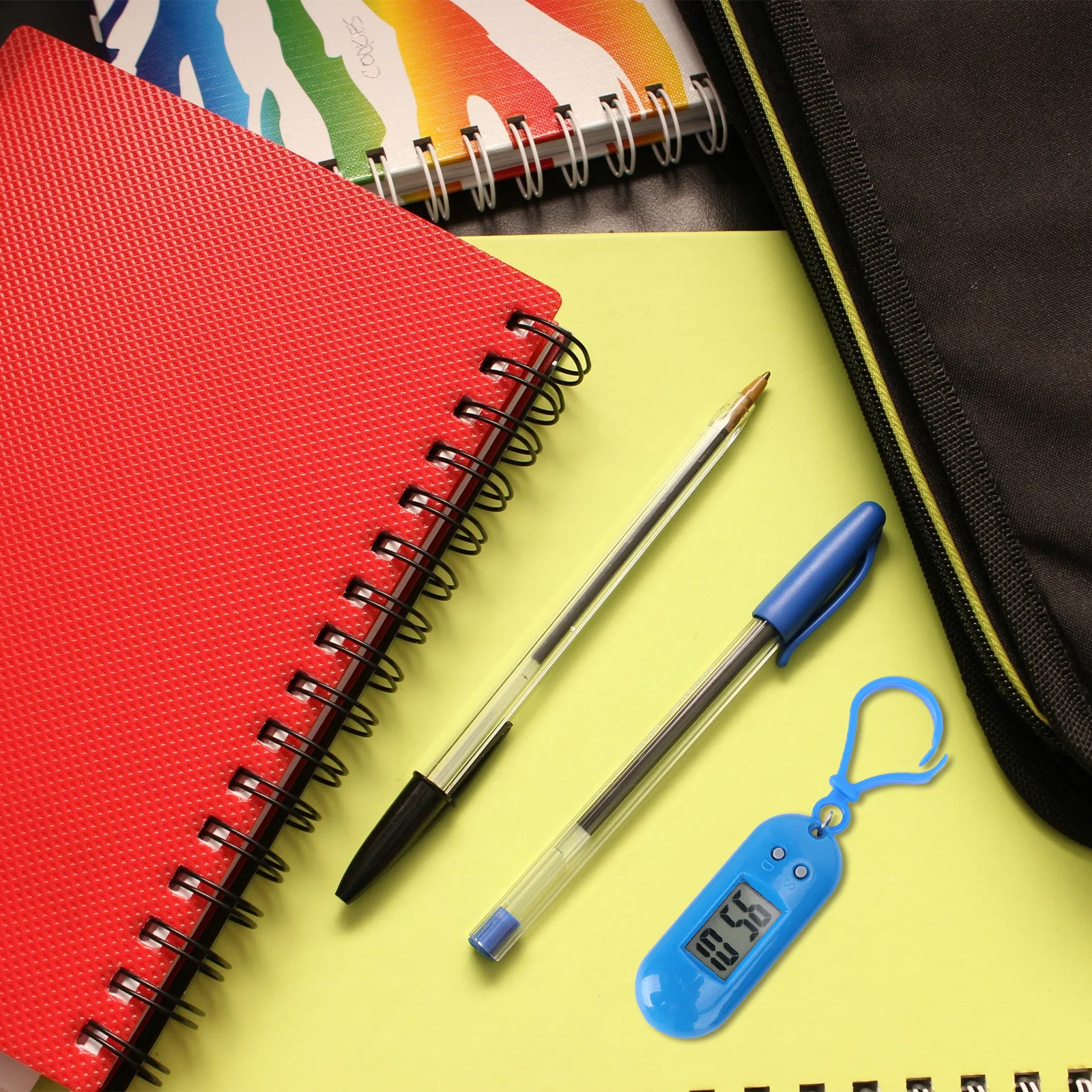 4 Stück Schlüsselanhänger-Taschenuhr, Clip-on-Uhr, langlebig, kreativ, leicht ablesbar, für Studenten, gemischte Farben, Geschenk, einfache Taschenuhr