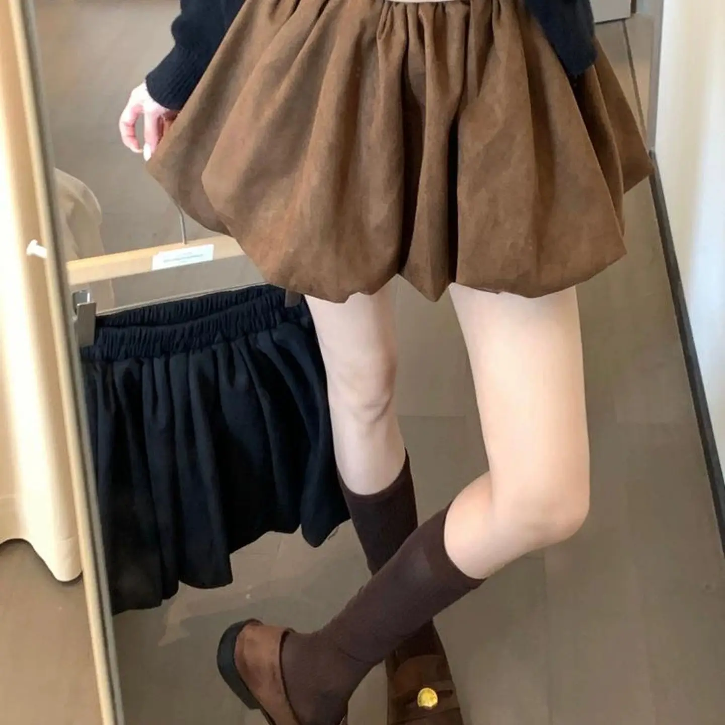

2026 Autumn New Short Skirt High-end Design Elastic Waist Loose Bud Skirt Women
