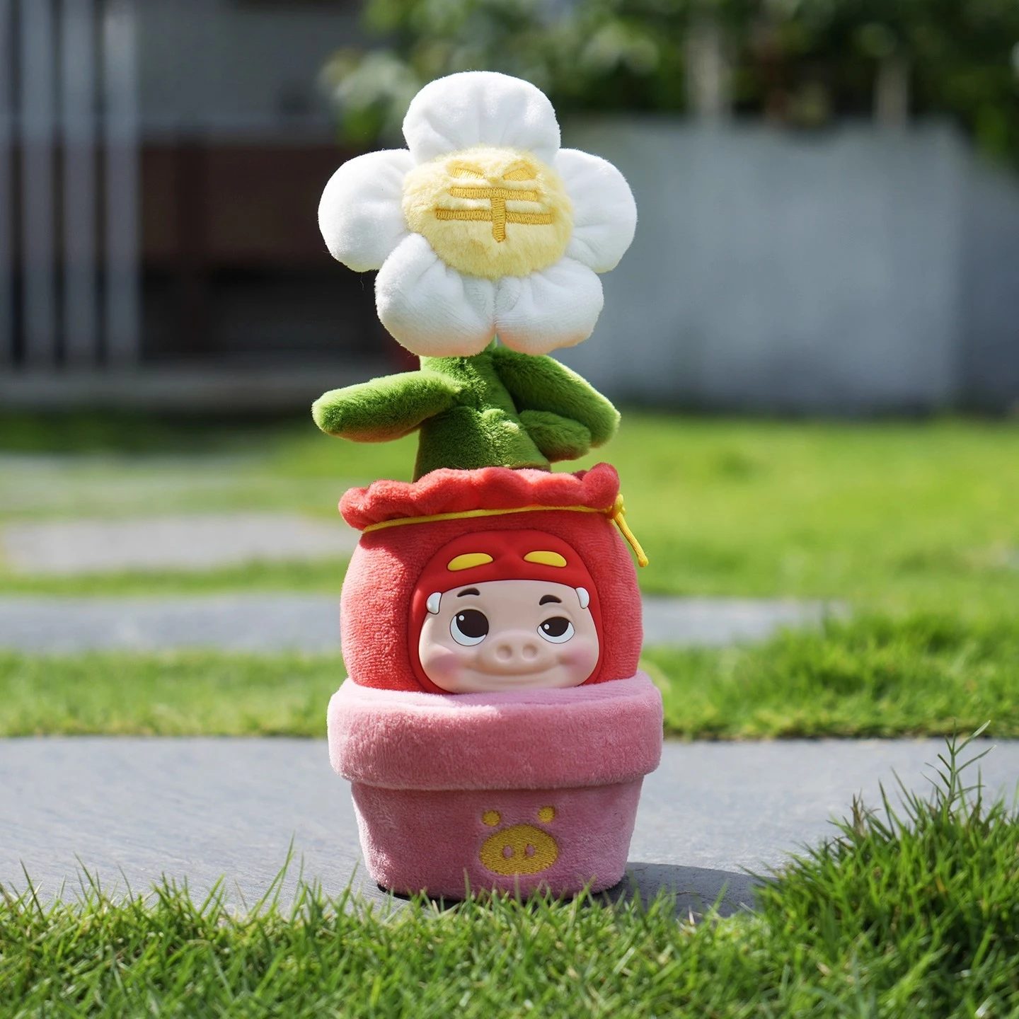 

GG Bond Plush Plant Pot Blind Box - Cute Mini Potted Figure Toy, Surprise Desk Decor Collectible Gift for Kids