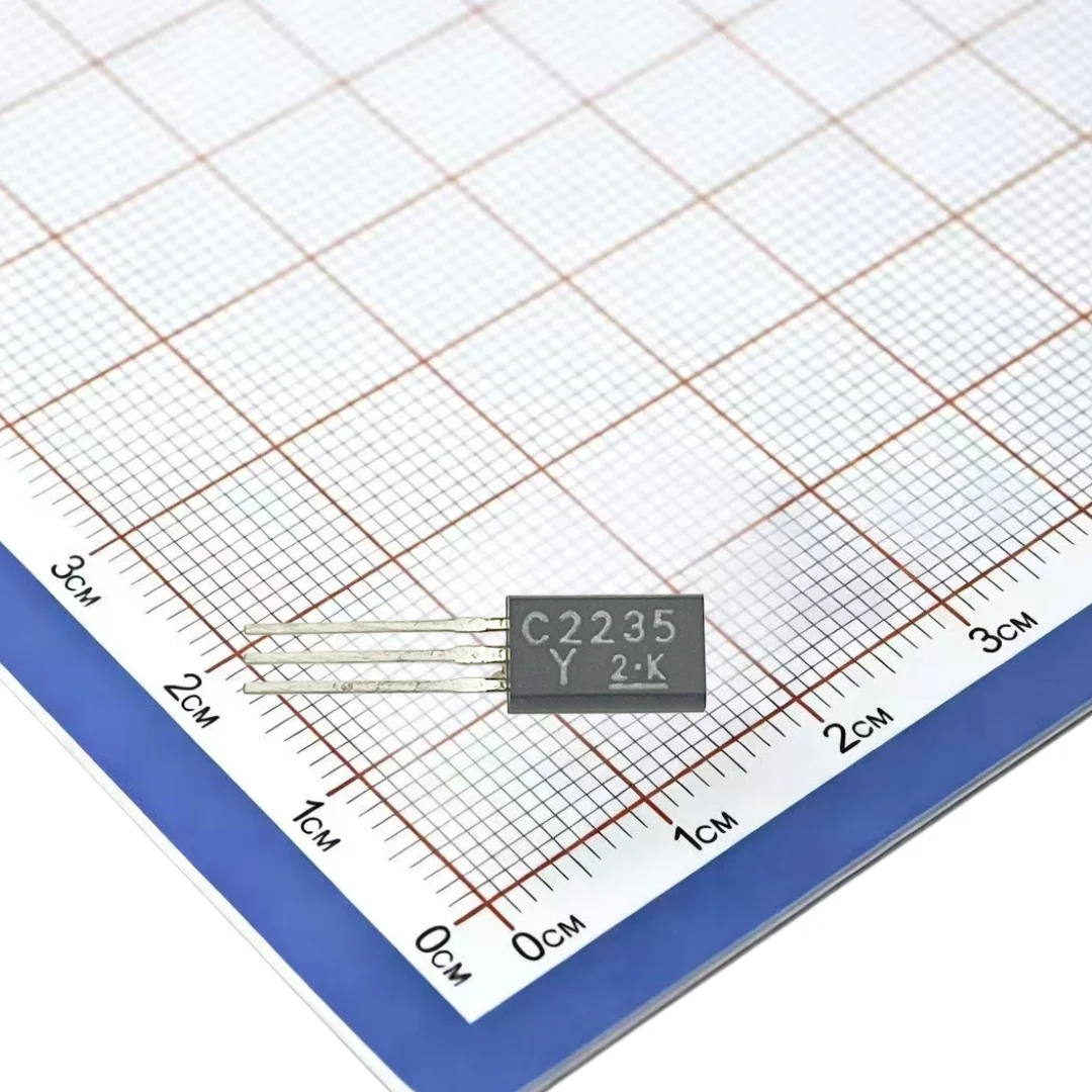 50pcs/New original 2SC2235-Y/ C2235-Y 800 mA, 120 V, NPN small-signal transistor TO-92