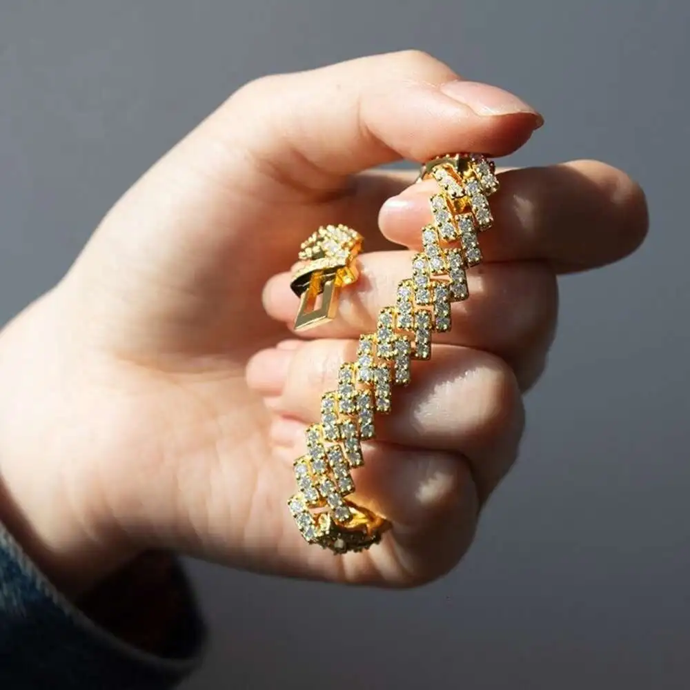 Luxury Hiphop 10mm Cuban Chain Bracelet Moissanite Iced Out Gold Cuban Link Bracelet in Stock.