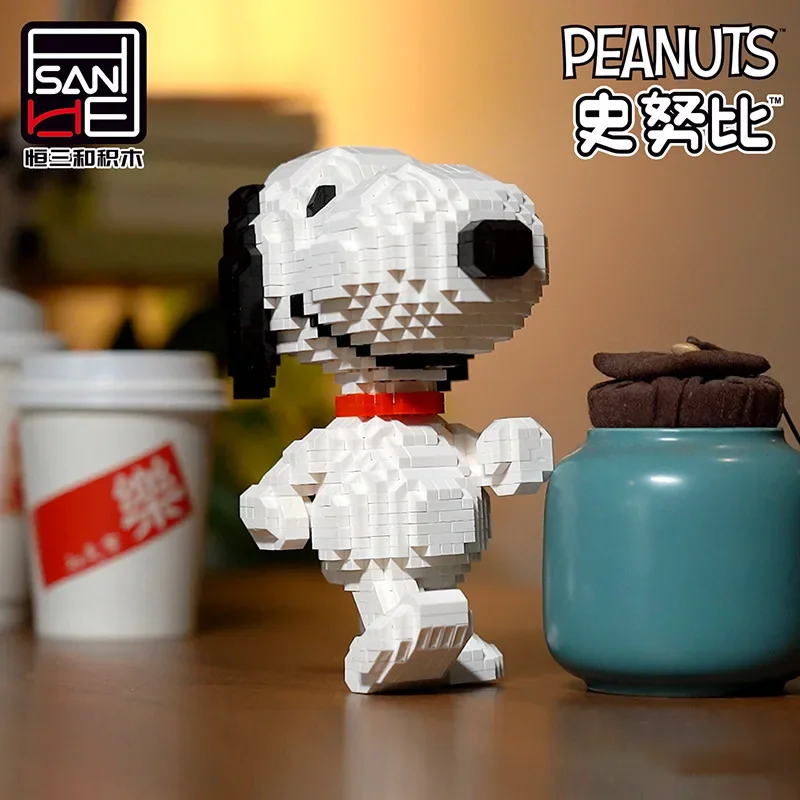 Snoopy Micro Building Blocks Assembly Model Cartoon Dog Mini Bricks Figure Children's Educational Toys Birthday Christmas Gifts