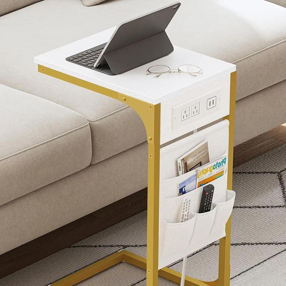 Mesa lateral de sofá em forma de C branca e dourada com estação de carregamento integrada e bolsa de armazenamento para sala de estar e quarto TB01BWG024