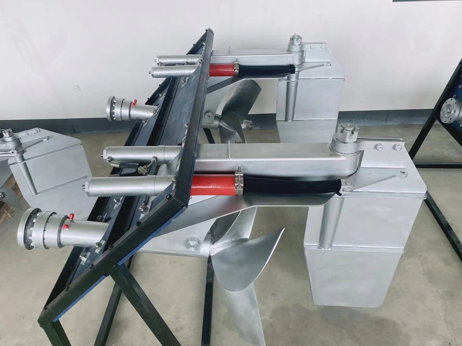 محرك الديزل عالي السرعة ونظام المروحة البحرية محرك السطح محرك خارجي المروحة البحرية مروحة القارب للقارب