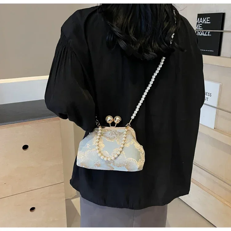 

Floral Pearl Light Luxury Shoulder Bags for Women Design Versatile Bag High Quality Beading Crossbody Bags
