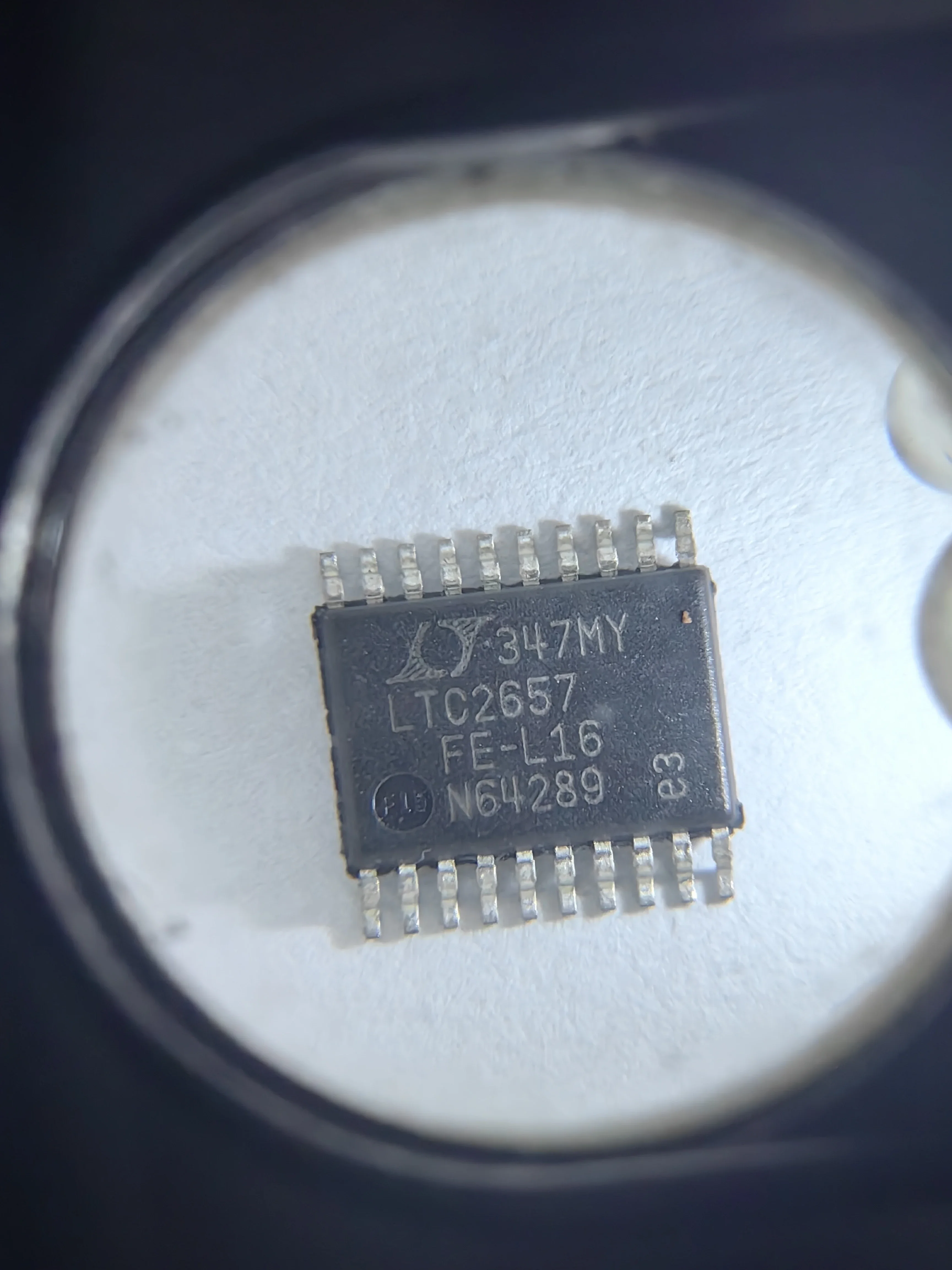LTC2657 LTC2657BCFE-L16 LTC2657BIFE-L16 LTC2657BCFE-H16 LTC2657BIFE-H16 - Octal I2C 16-/12-Bit Rail-to-Rail DACs
