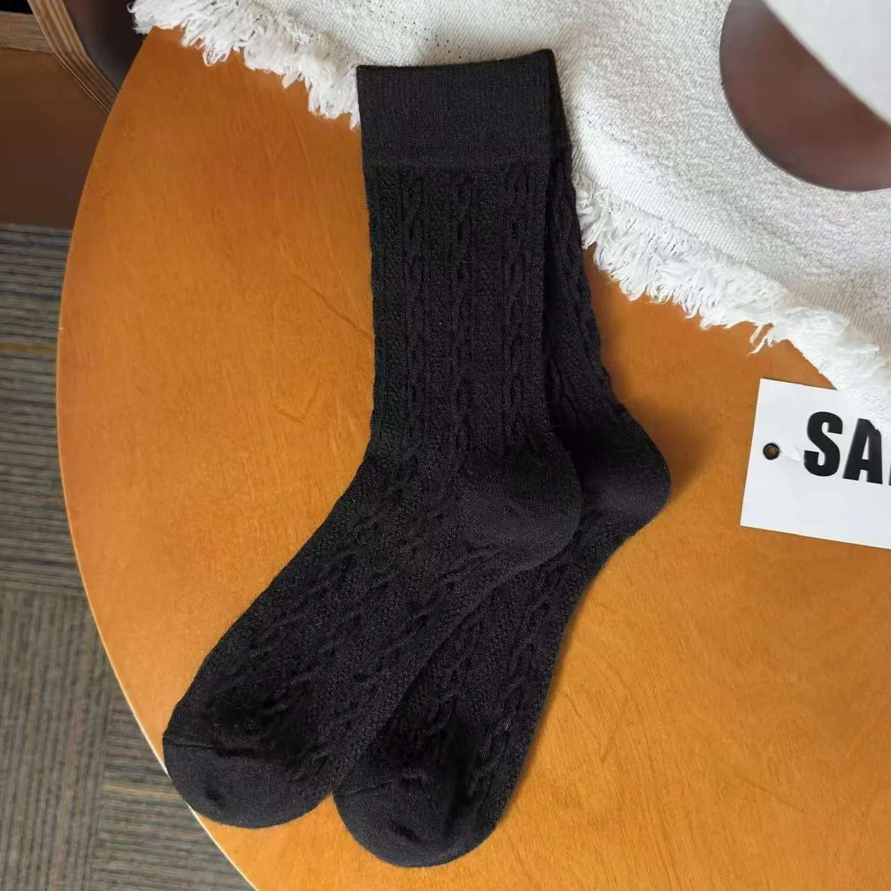 

Women's Autumn And Winter Mid-tube Cotton Socks Thickened Twisted Socks Pure White Ladies Cotton Socks Early Spring Long Tube