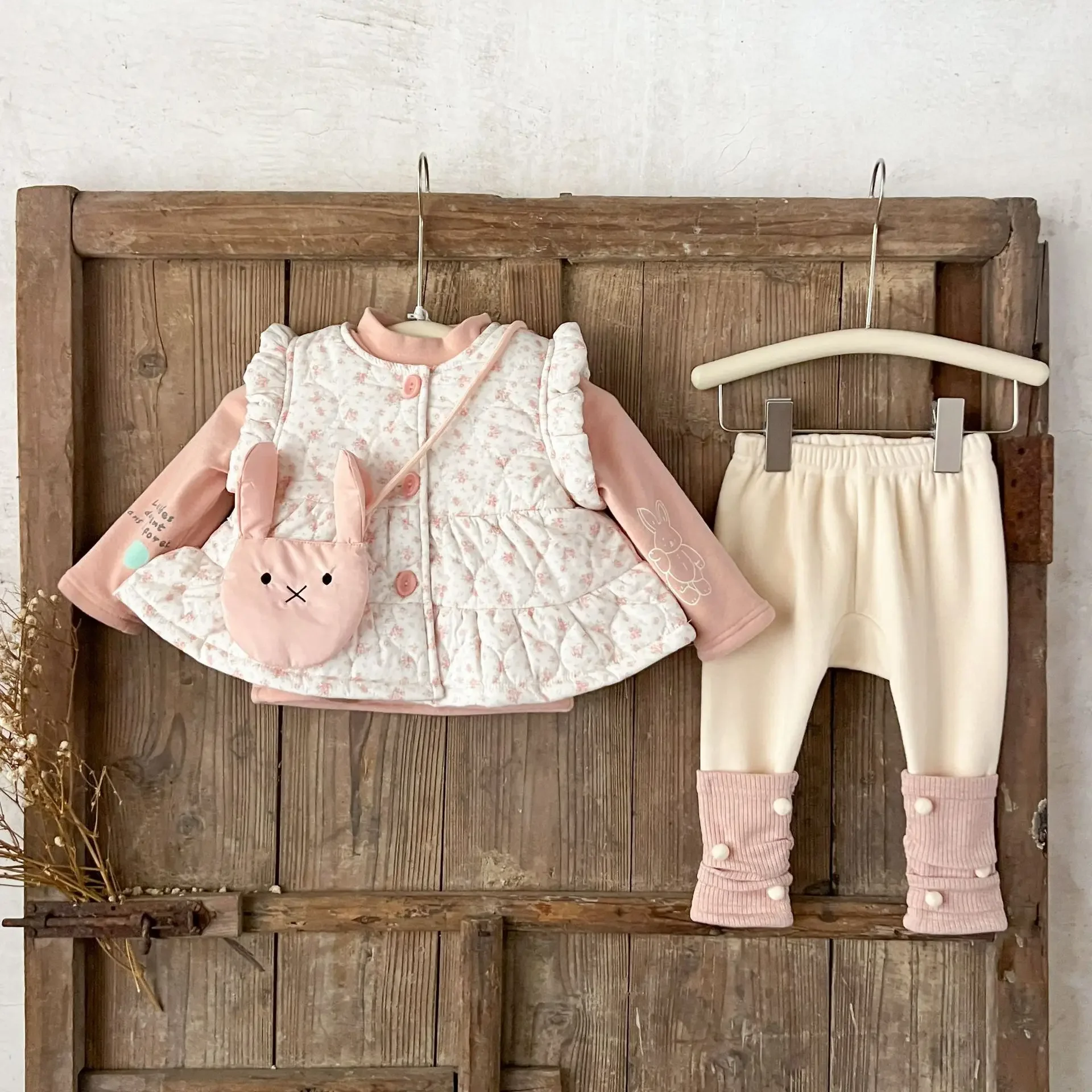 Baby and Toddler Winter Cotton Vest Sweet Korean Baby Autumn and Winter Girl Cute Velvet Floral Vest Outerwear