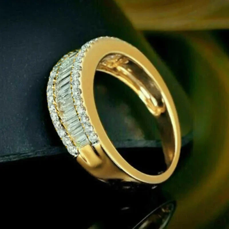 Huitan Luxus Halbkreis Zirkonia Ringe für Frauen Funkelnden Braut Hochzeit Band Zubehör Einfache Mode Weiblichen Schmuck