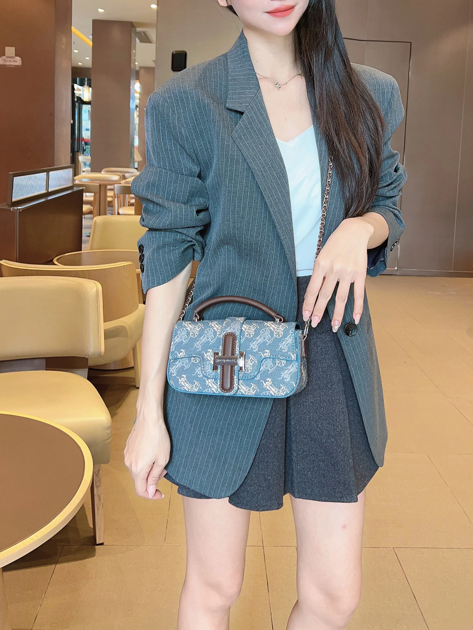 ele-leather-chain-square-bag-for-women-commute-to-work-handbag-retro-sle-lo-bule-closure-soft-texture