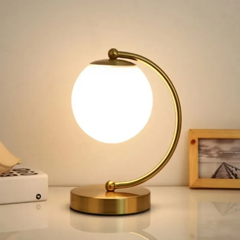 Modern Creative Table Lamp Bedside Lamps Bedroom Living Room Study Gold Desk Lights Warm Luster Eye Protection Night Light