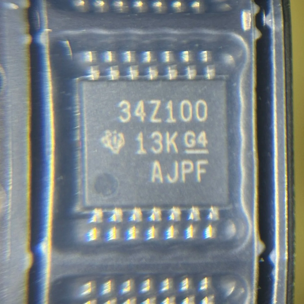 

Battery Management BQ34Z100PWR original TSSOP-14 silk-screened 34Z100 BQ34Z100PWR-G1 IC chip integrated circuit