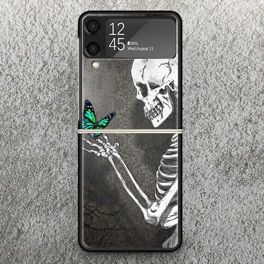 Retro Skull Butterfly Print Case For Samsung Galaxy Z Flip 3 4 5 6 5G Phone Shell ZFlip6 Flip5 Flip4 Flip3 Pattern Black Hard Co