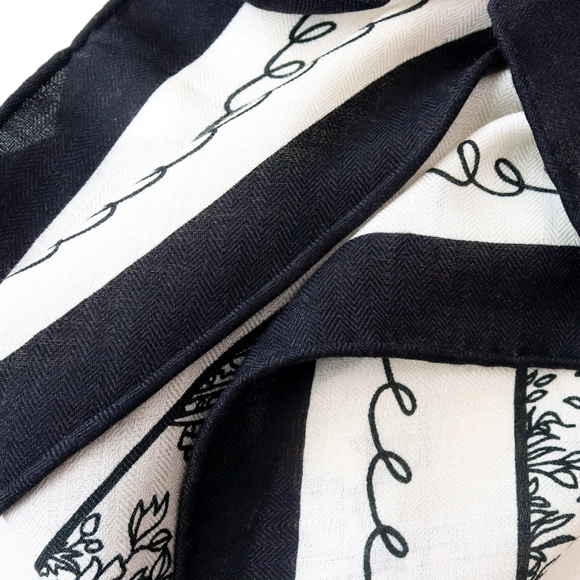 30% Silk 70% Wool Women Elegance Scarf 190cm Oversized Triangle Wrap Soft Large Shawl Designer Pashmina Bufanda Poncho Bandana