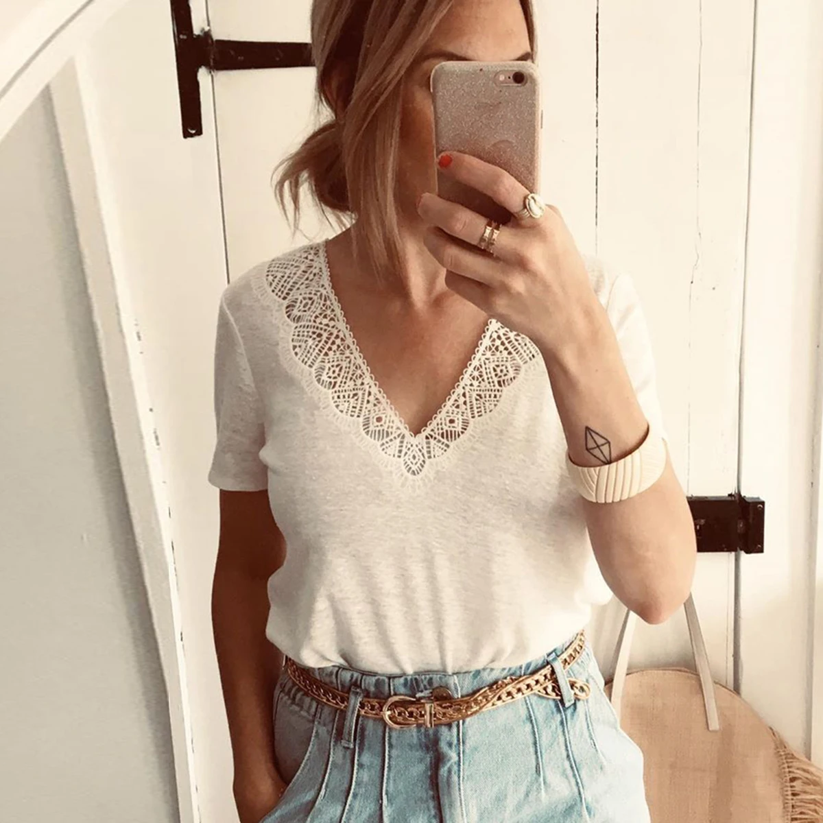 

French Elegant Embroidery T-Shirt Women Short Sleeve Lace V-neck Casual White Shirts 2025 Summer Vintage Loose Tees Top