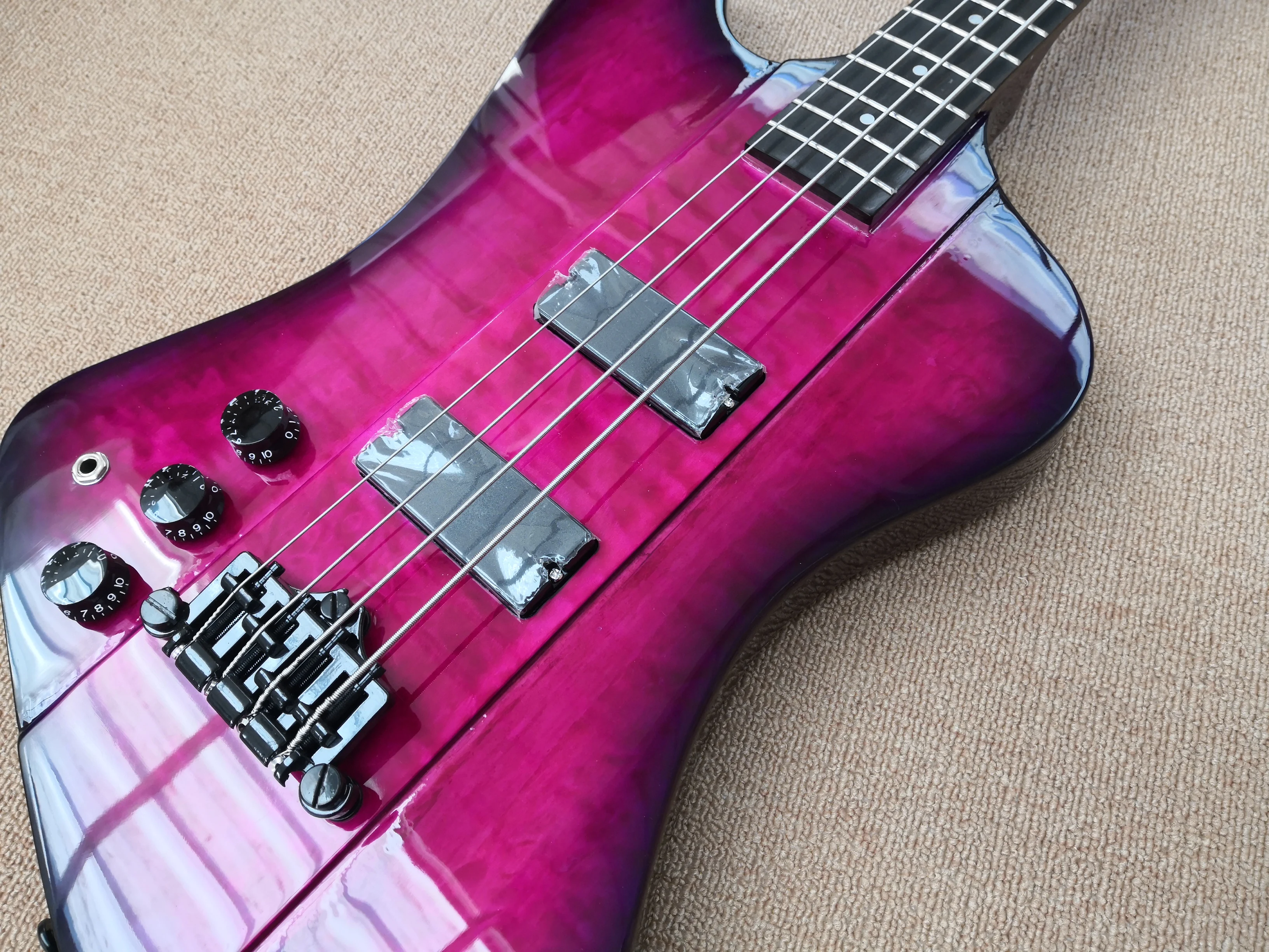 Custom classic electric bass guitar, 4 strings purple left hand bass, mahogany core body, cloud veneer, black button