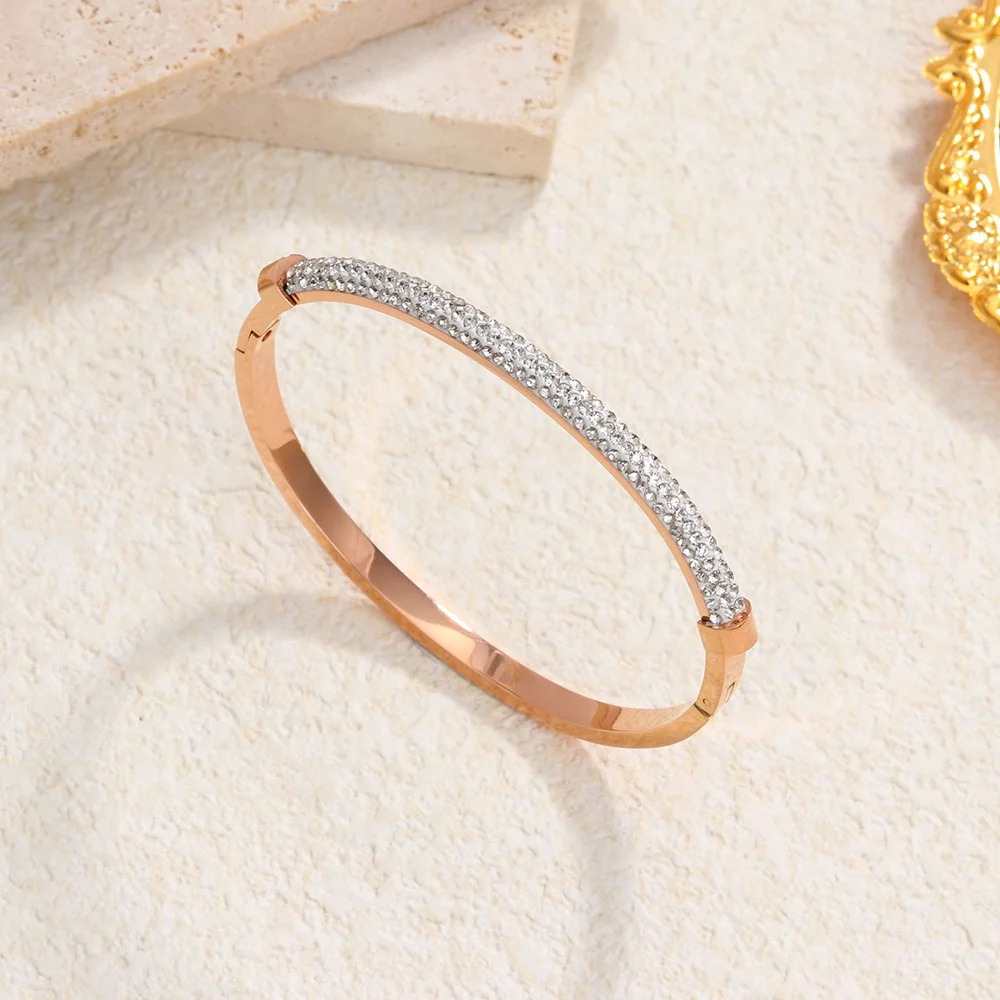 

Encrusted with crushed diamonds stainless steel full star bracelet , women's commuter elegant simple hand jewelry, birthday gift