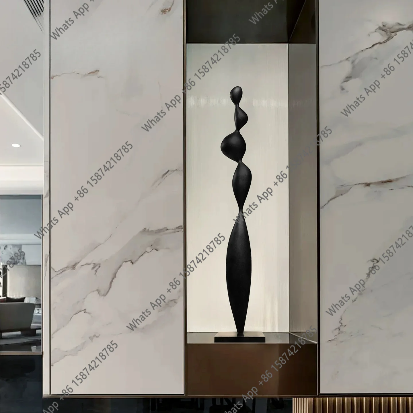 Italian light luxury slender ornament, next to the TV cabinet in the entrance niche, living room hotel model room, abstract scul