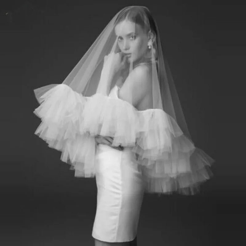 Classic Wedding Veil For Women Ruffle Short Special Cut Royal Bridal Veil with Comb Wedding Accessories