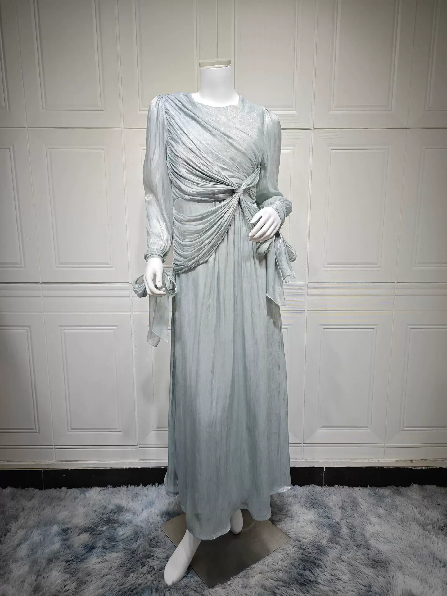 Langes Kleid aus Saudi-Arabien, langes Robenkleid aus dem Nahen Osten in Dubai, modisches muslimisches Damenkleid, Kleid mit glitzernder Taille