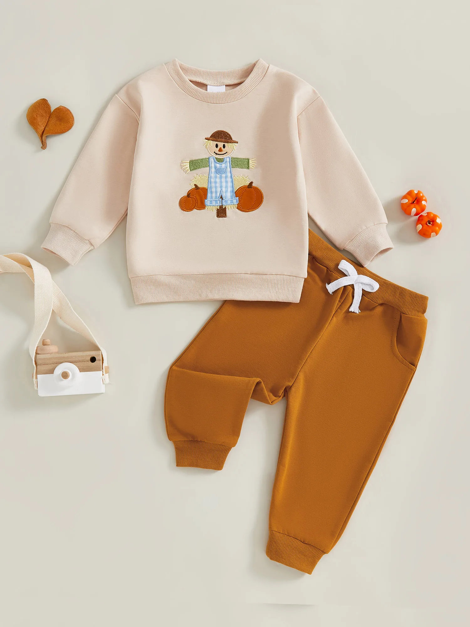 

Очаровательный осенний ансамбль для маленьких мальчиков с вышитым пугалом, свитер с круглым вырезом и подходящими штанами, комплект из 2 предметов