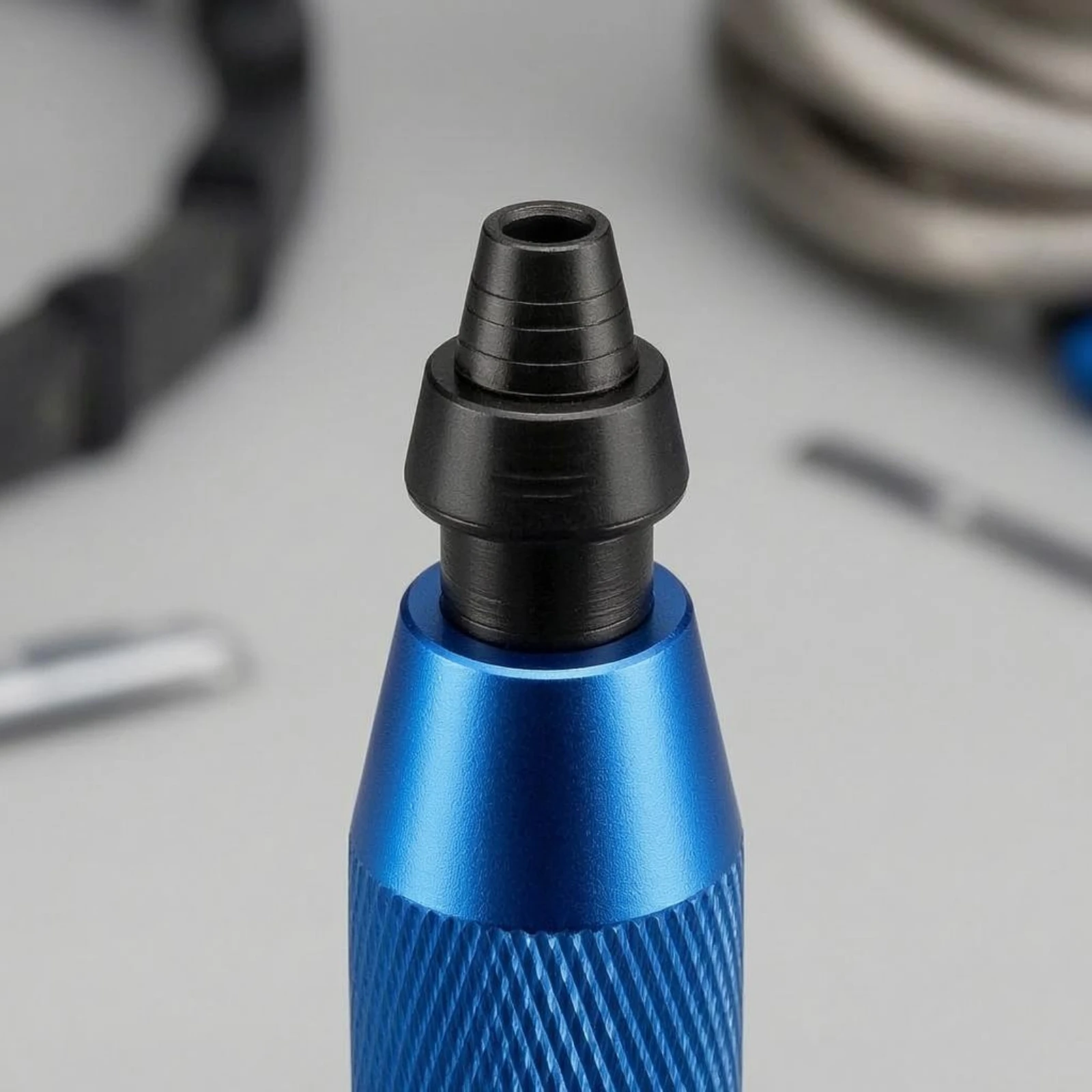 

Handheld Deburring Tool Blue Handle Knurled Grip Deburring Tool Manual Deburrer Portable Chamfering Machine Long-Lasting