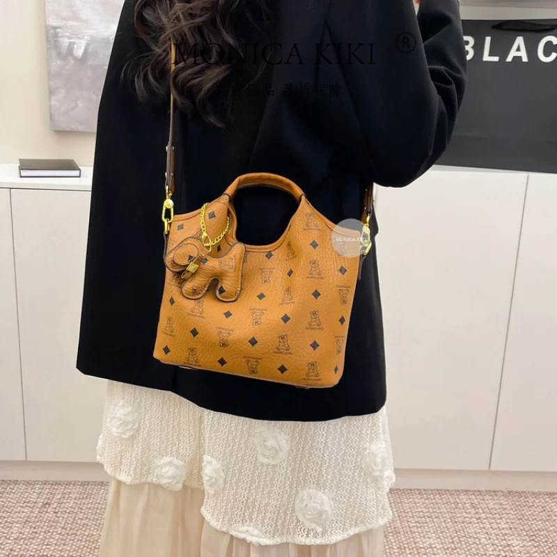 

Chic Mixed Material Bag For Women Designer Inspired Leather And Suede Combination For Rich Textural Interest