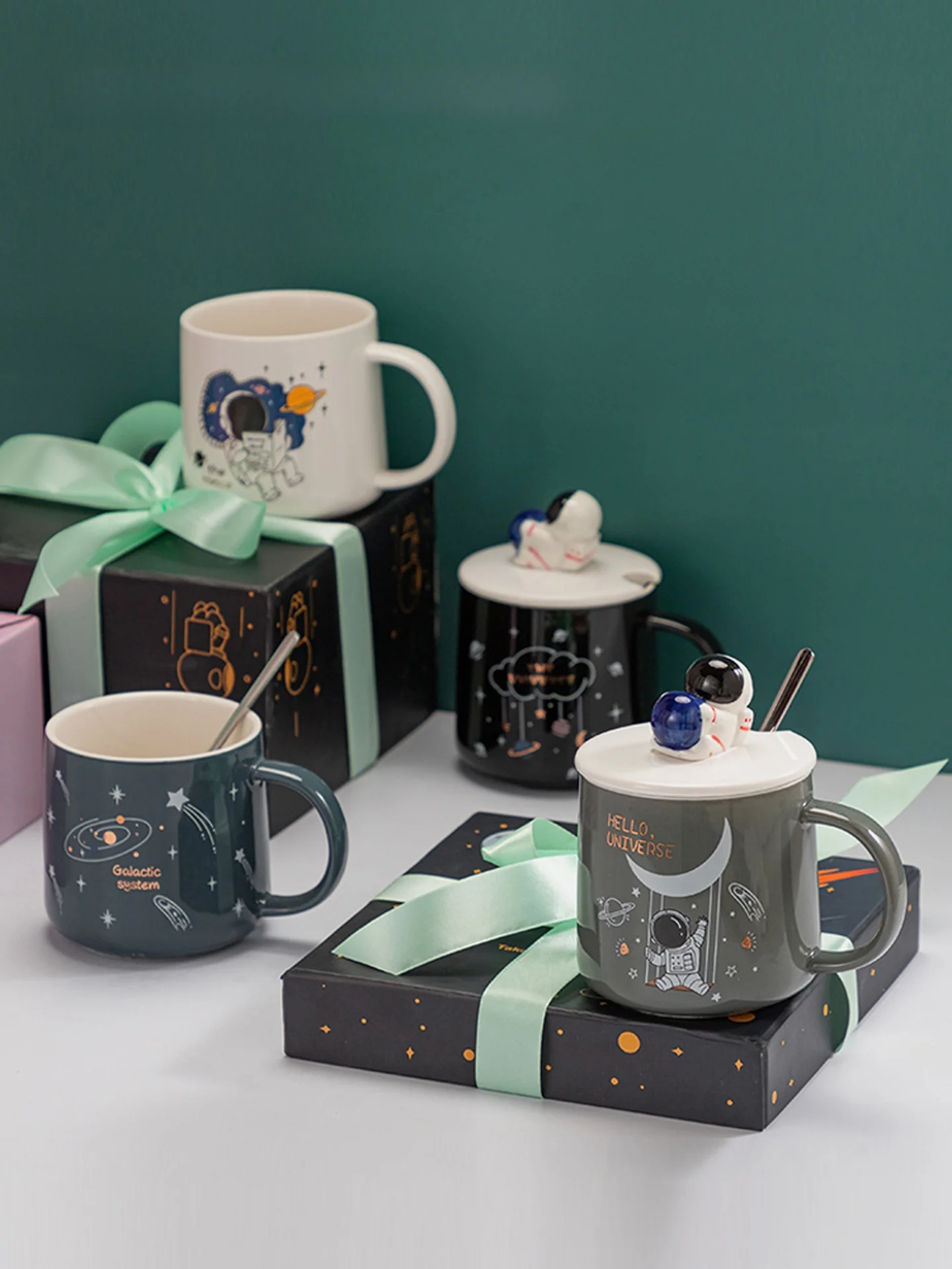 creative-astronaut-cartoon-ceramic-mugs-home-use-water-cups-with-lids-children's-universal-401ml-500ml-capacity-mark-cups