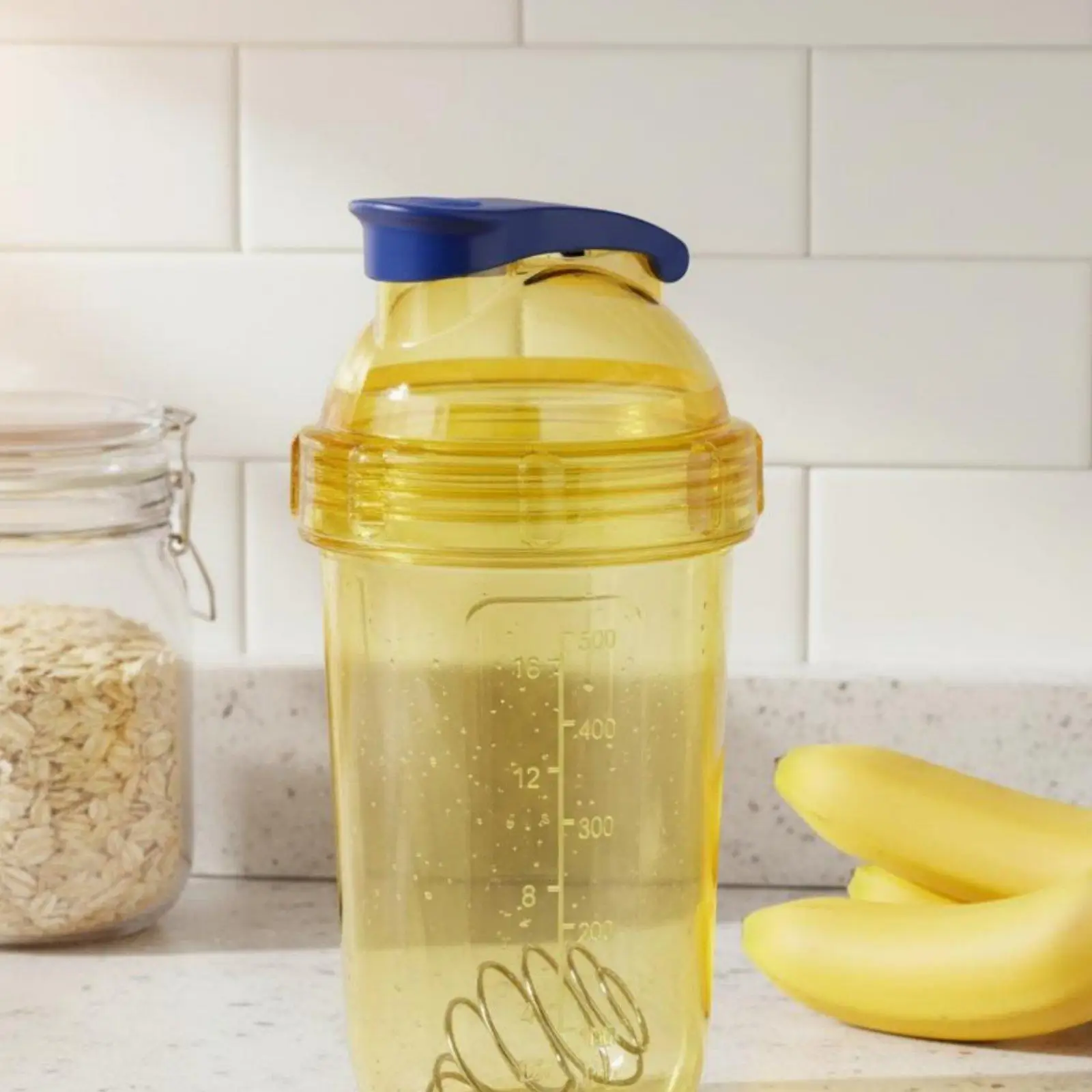 600ml Protein Shaker with Secure Lid and Carry Loop for on the Go Nutrition