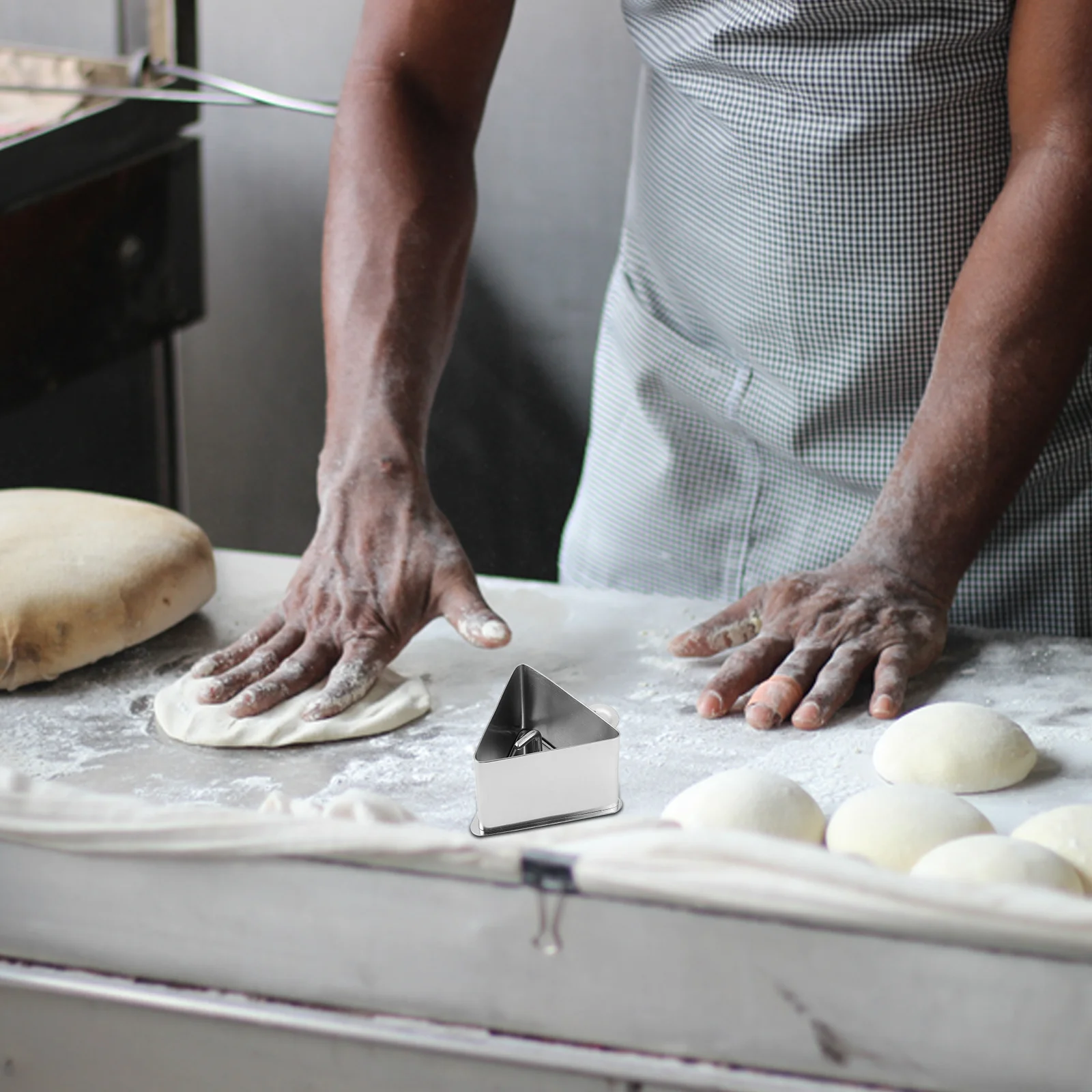 

1 set 1 Set Rice Ball Mold Stainless Steel Triangle Food Shaper Diy Baking Tool For Sushi Chocolate Soap Making Kitchen Bakeware