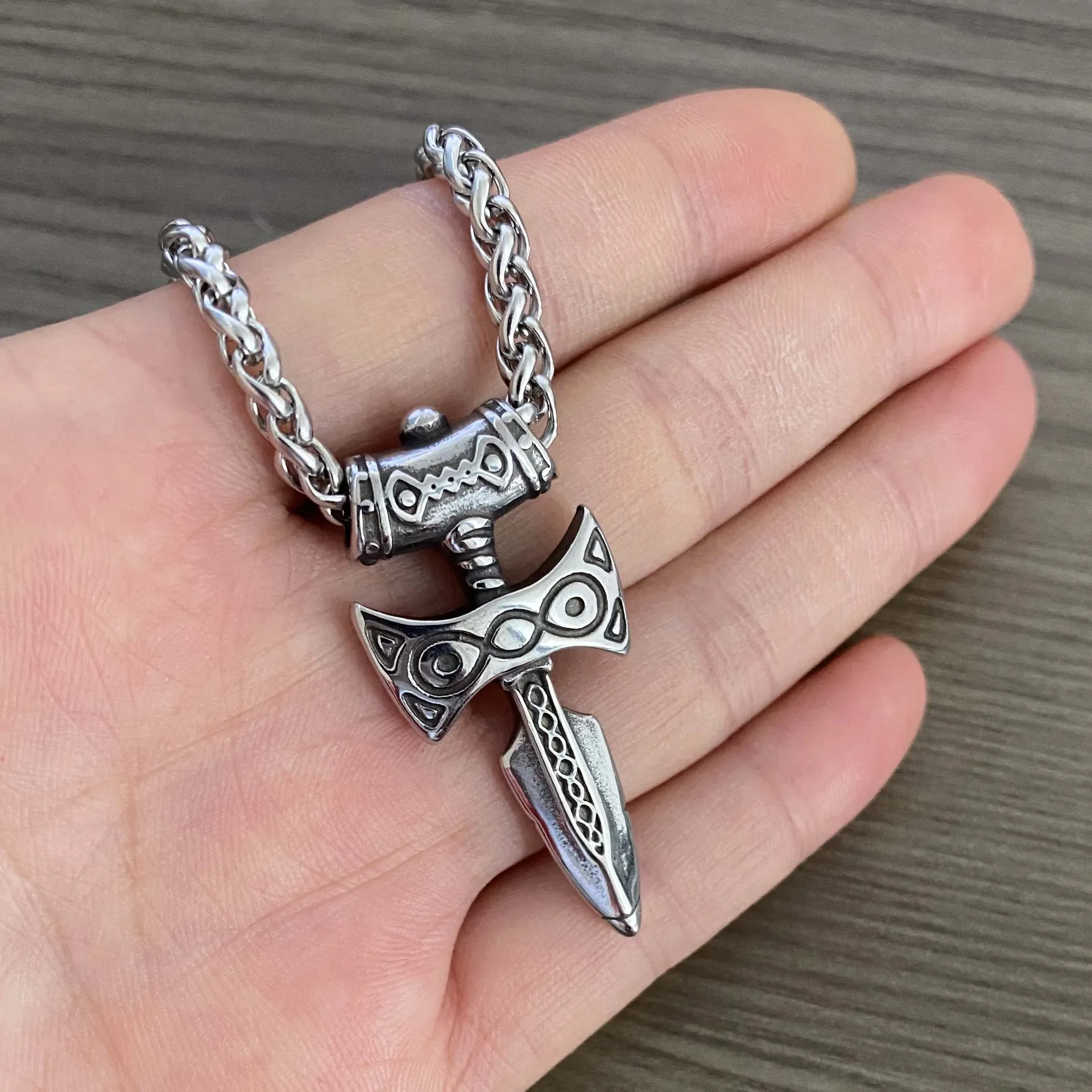 

Talos Pendant Bronze Talos Necklace Skyrim Punk Game Same Stainless Steel Pendant Elder and The Scrolls Player Jewelry