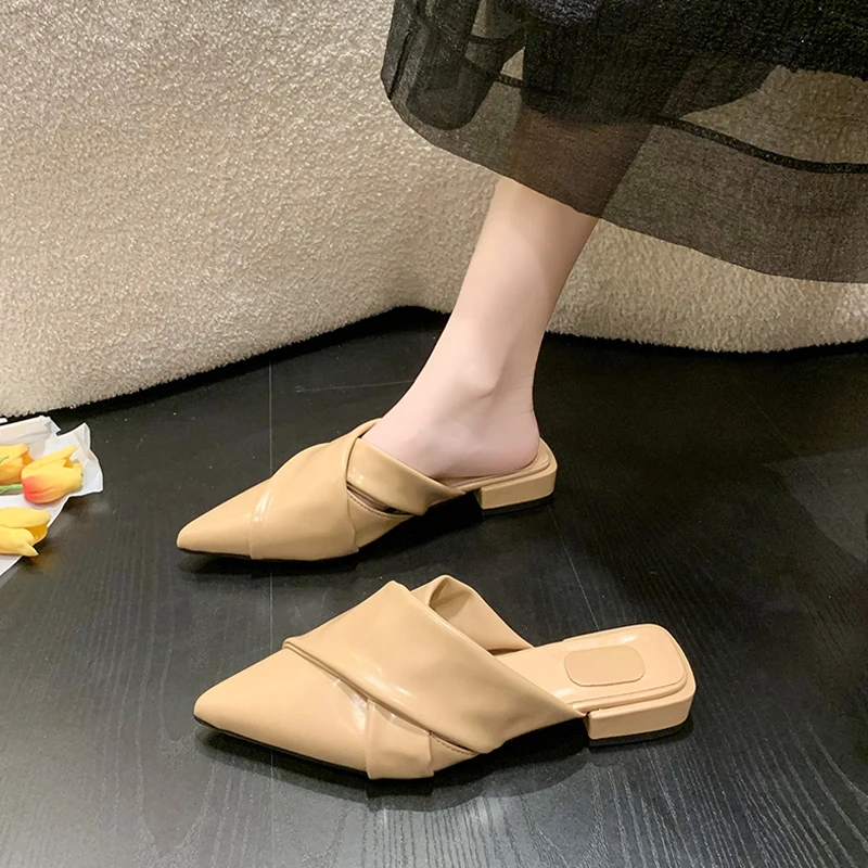 Eleganckie miękkie skórzane pantofle bez pięty kobieta 2023 nowe wzór w krzyże szpiczasty nosek Slip-on sandały damskie Chic Outdoor Heeled Slide