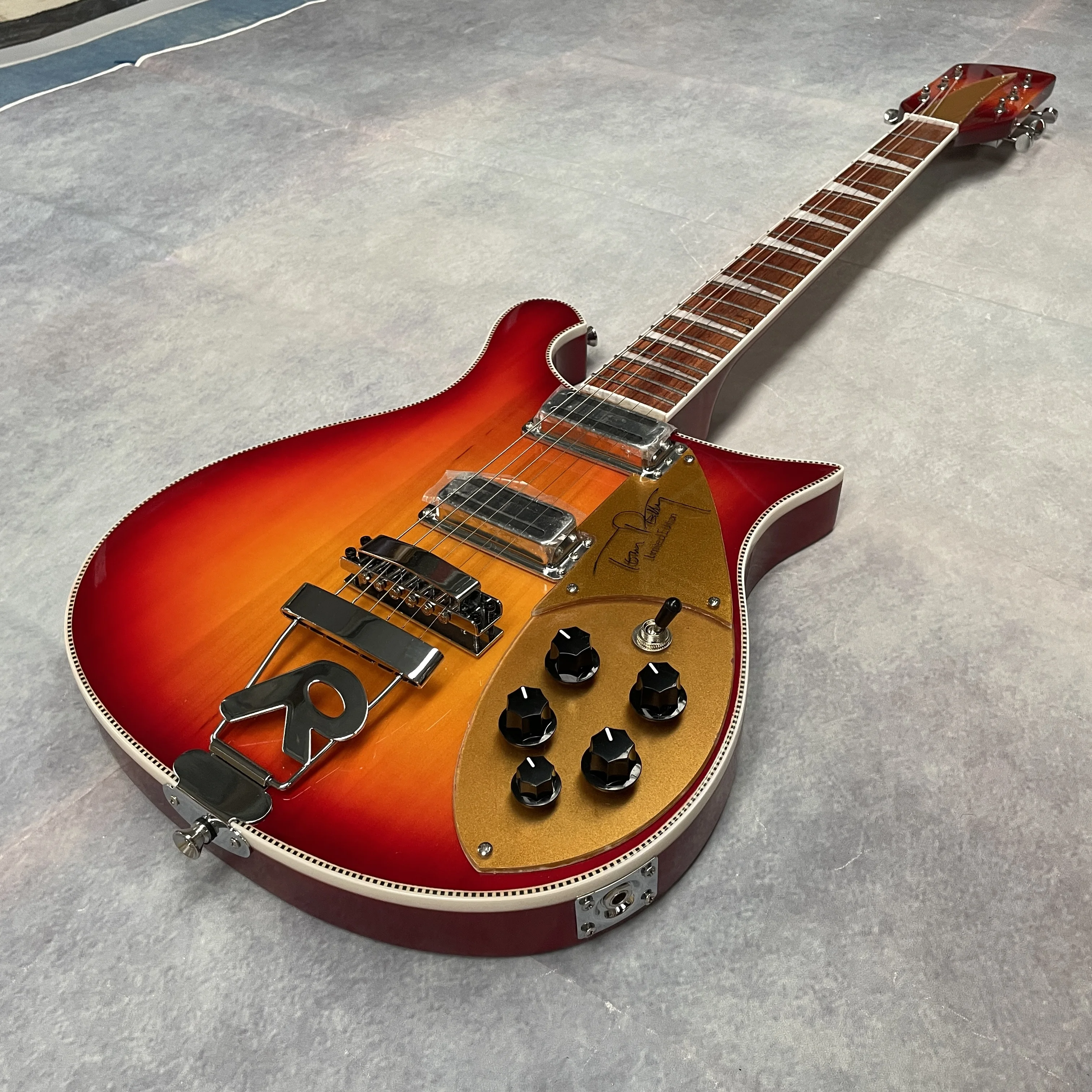 6-string electricguitar,serrated edge binding,black control knobs,rosewood fingerboard guitars,compact and easy-to-play guitarra view 4
