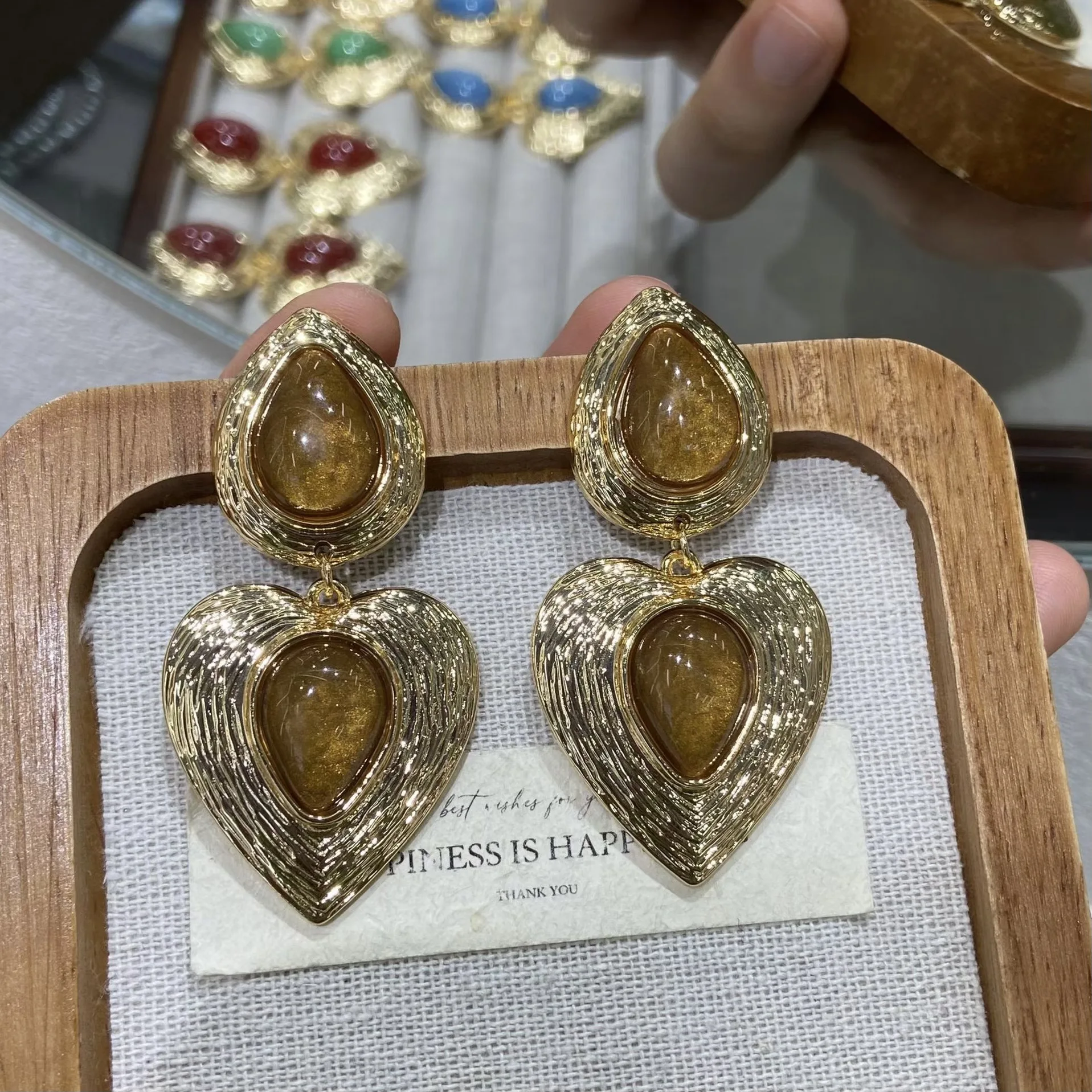 Vintage Textured Heart Drop Earrings Teardrop Inlaid Colorful Heart Dangle Earrings Statement Jewelry for Women Daily Wear