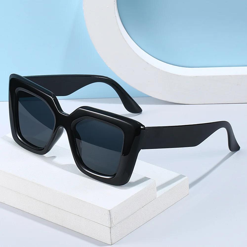 New Fashion Luxury Ladies Sunglasses High-end Outdoor Travel Big Frame Shades Fashion Slimming Sunshade Glasses Beach party