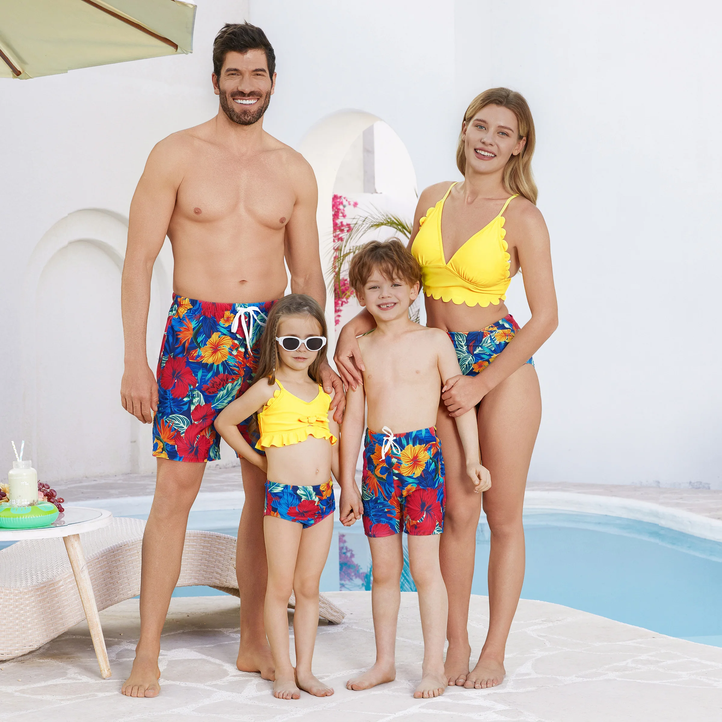 

Комплект купальников PatPat Family Matching, сексуальный цветочный дизайн с растениями, тканевая строчка, средняя толщина