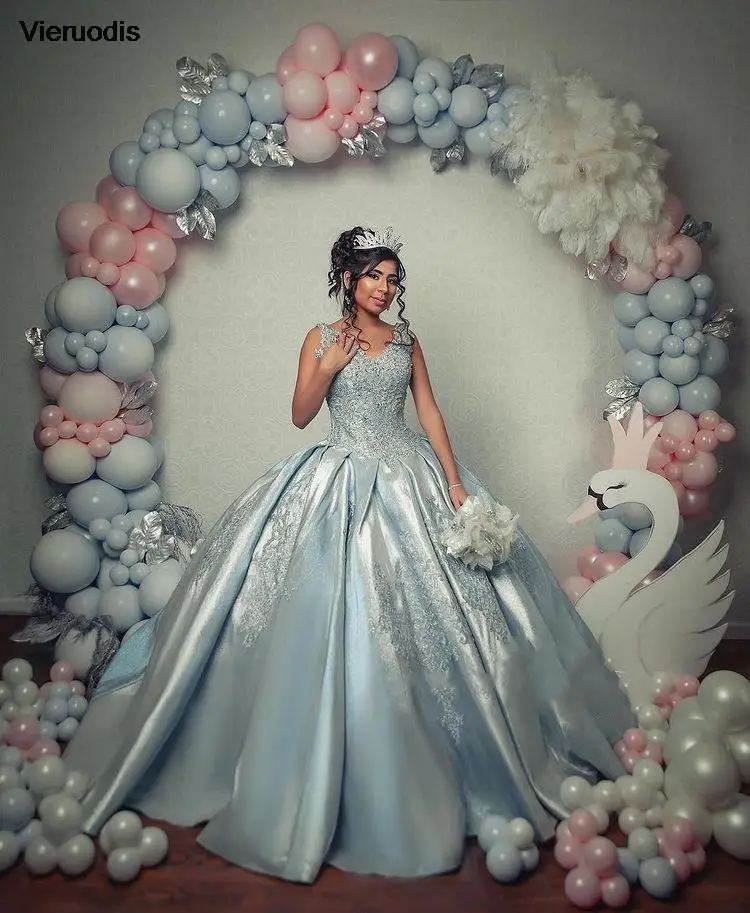 

2022 Sky Blue Ball Gown Quinceanera Dresses Beads 3D Flowers V Neck Formal Prom Gowns Sweet 16 Dress vestido de 15 anos