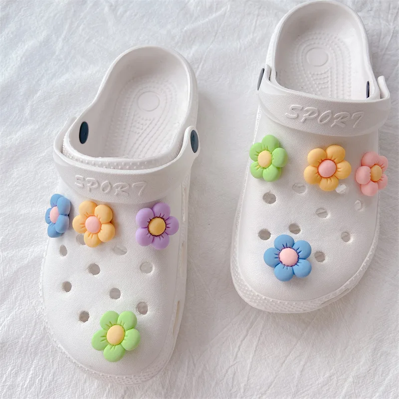 Abalorio de zapatos de flores encantadoras, hebilla de zapatos con agujeros DIY, accesorios de zuecos, regalos para niños, mujeres y niñas