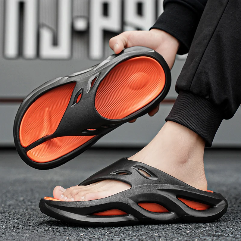 New Men's Flip Flops Outdoor Indoor Slippers Thick Soft Sole Men Beach Sandals Non-slip Bathroom Home Men Slippers Flip Flops