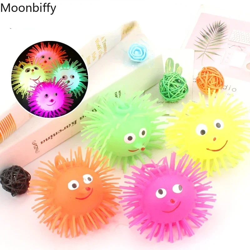 

1pc LED Vent Flash Strange Toys Fun Luminous Toys Bouncy Ball for Children Kids Squeeze Rubber Fingertip Elastic Glow Hair Ball