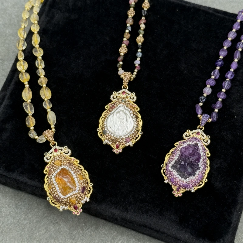 

The Yellow Crystal of The Seventh Chakra Can Quickly Manifest Wealth and Enhance Self-confidence.