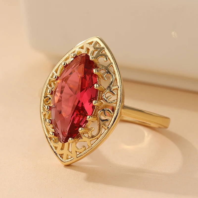 Vintage Kupfer Material Handwerker handgeschnitzt Muster Hohlring eingelegt mit rotem Pferdeauge synthetischer Zirkon Ring Schmuck – Detail 6
